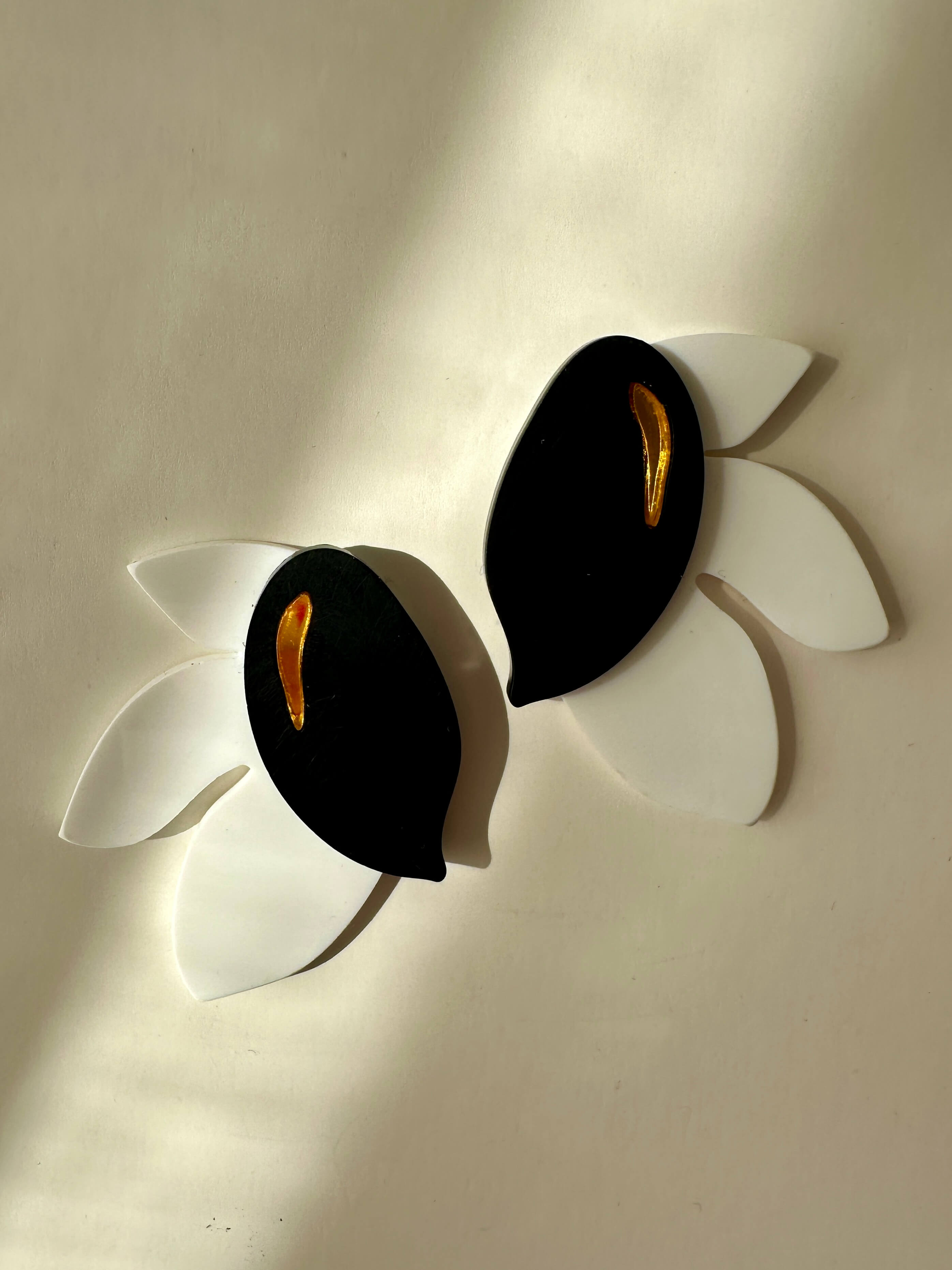 Aros Mina White