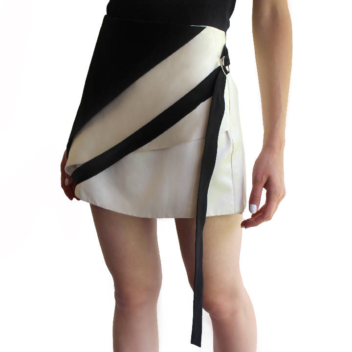 Falda Mini Irregular Blanca