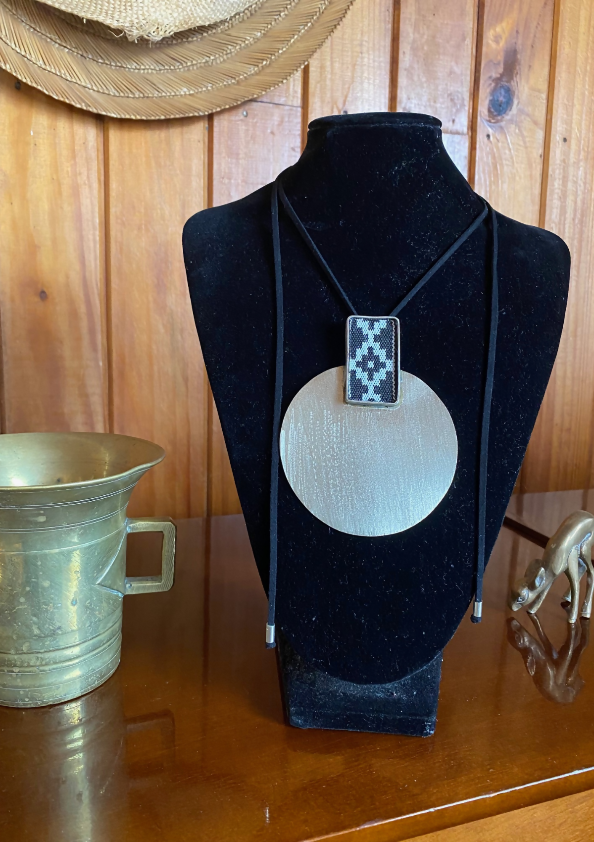 Collar etnico